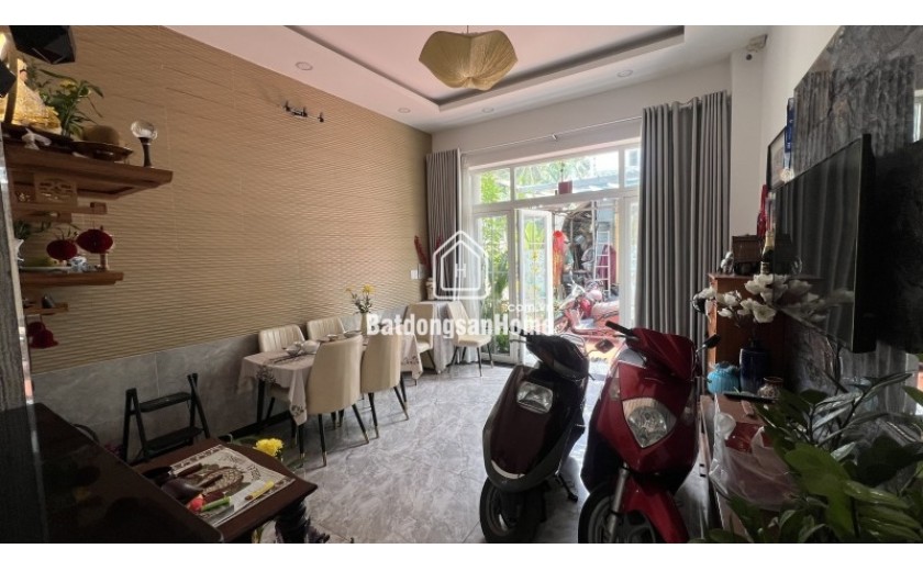 Bán nhà đường 160, Phường Tăng Nhơn Phú A,  Q9, Thủ Đức, TP HCM. DT  54m2, 3 Tầng, 3PN. Giá  5.45 tỷ - Sổ Hồng